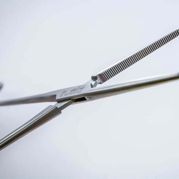 Kleszczyki naczyniowe Aesculap BH338R proste 21 cm (31/7)