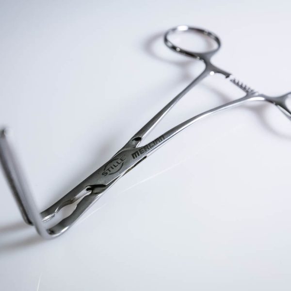 Kleszczyki atraumatyczne Stille 15 cm zakrzywione (31/31) - Arestomed