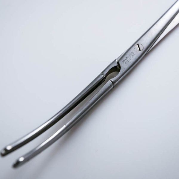 Kleszczyki naczyniowe GU 3583 24 cm zagięte (31/32)