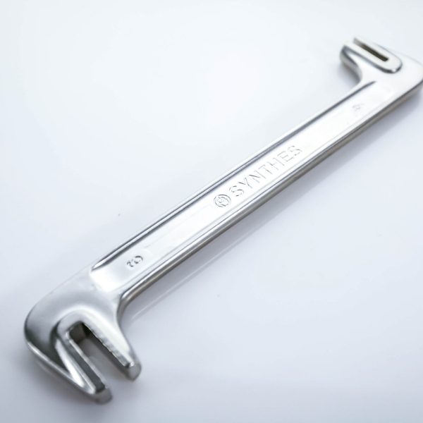 Wyginak dwustronny 4 mm i 6 mm Synthes 329.02 (7/40) - Arestomed