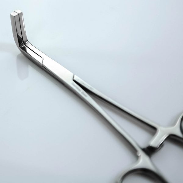 Kleszczyki zaciskowe gładkie 15.5 cm (27/12) Zagięte - Arestomed