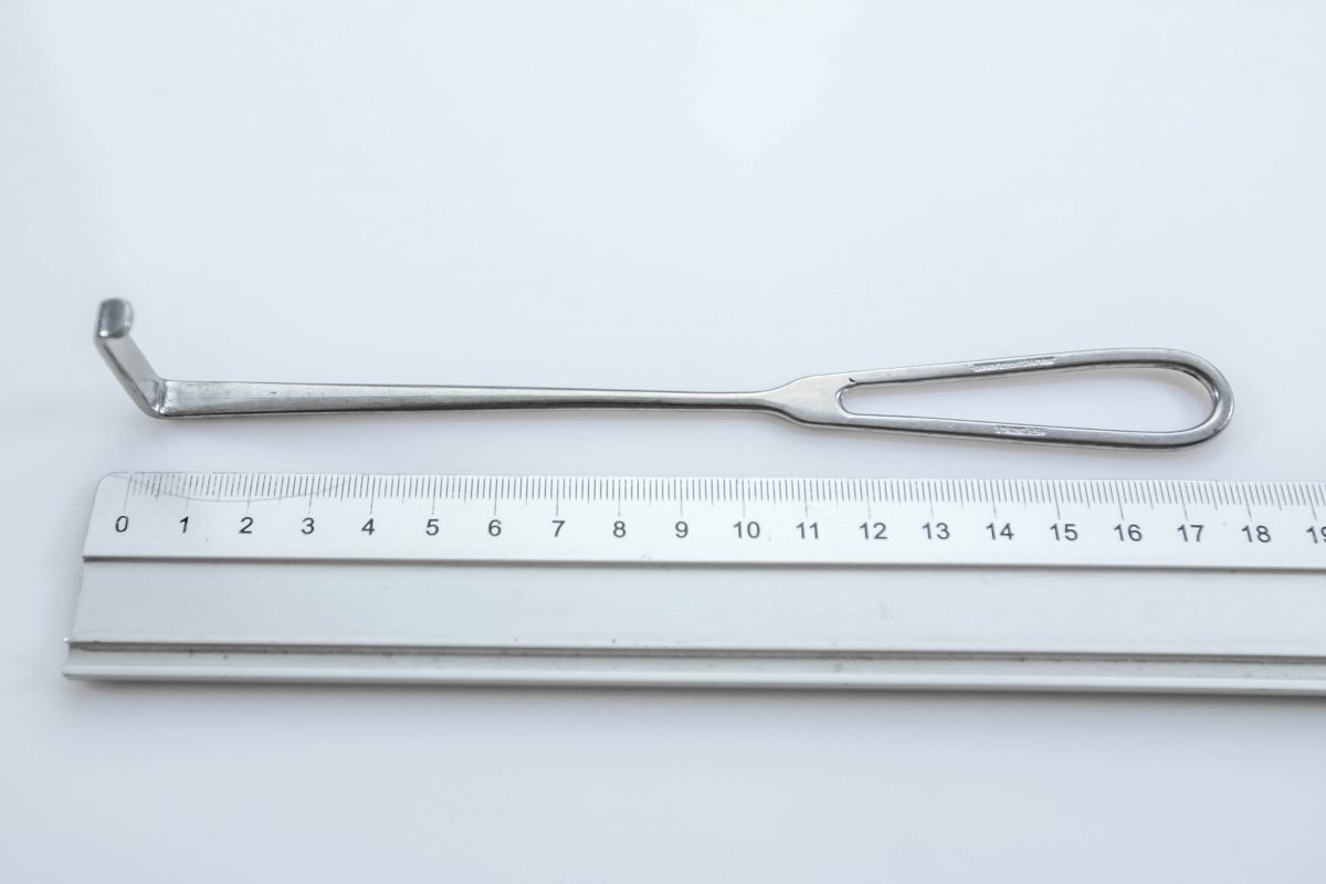 Hak chirurgiczny Kocher-Langenbeck 29×7 mm (28/11) 18 cm - Arestomed