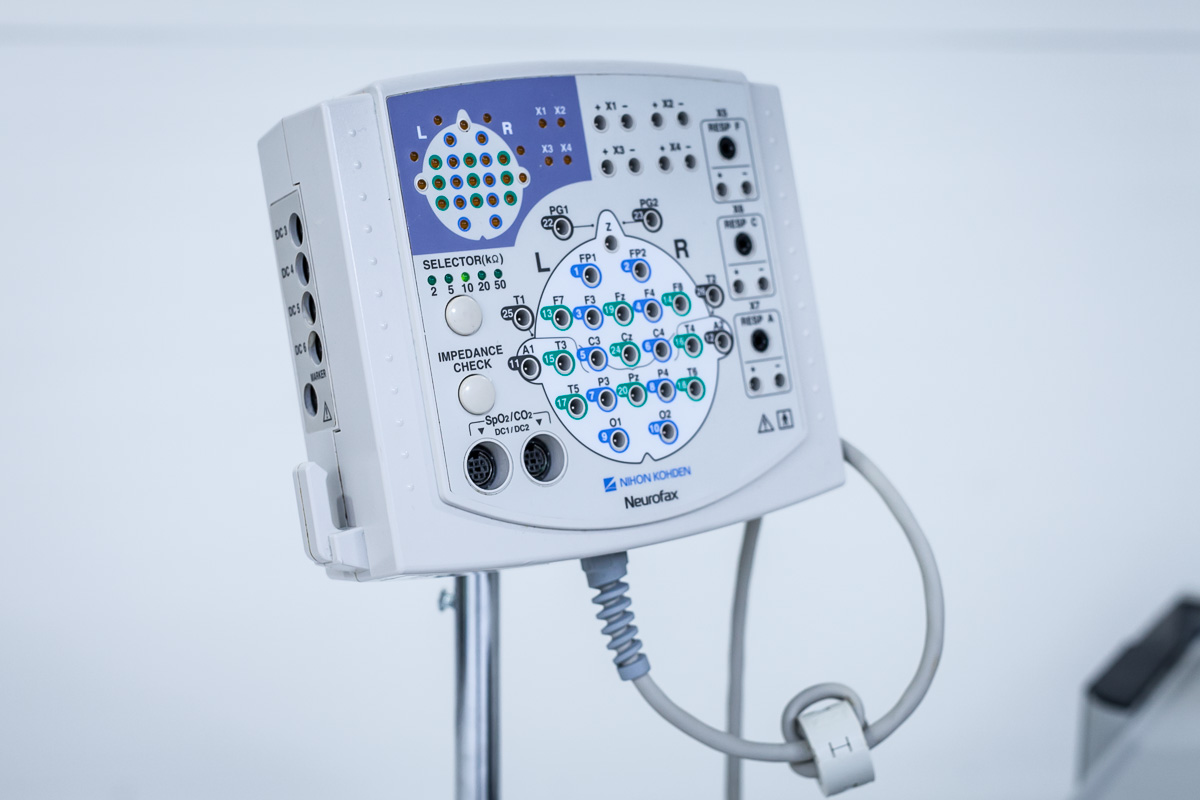 Nihon Kohden Neurofax EEG-9200K Elektroencefalograf
