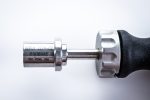 Używany uchwyt śrubokręta grzechotkowego marku DePuy Numer katalogowy: 2274-02 Długość całkowita: 18 cm Średnica otworu: 8 mm Narzędzia są używane i nosi ślady użytkowania, w pełni sprawne. Stan techniczny widoczny na zdjęciach.