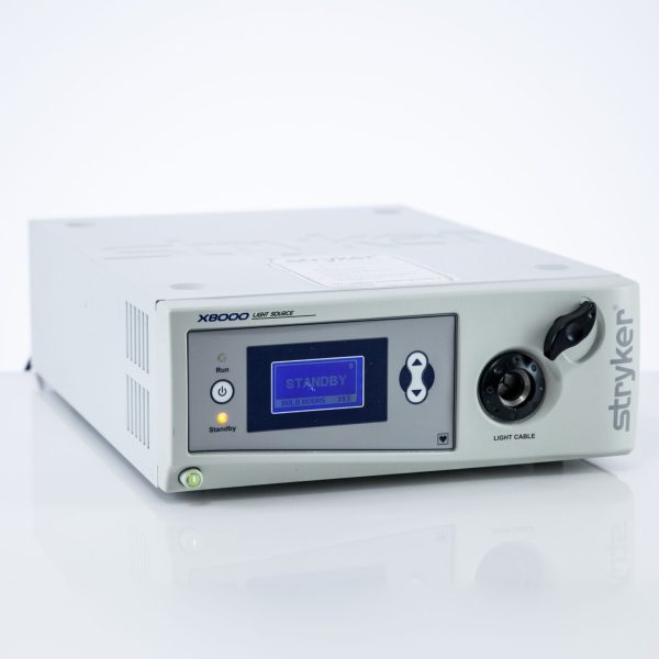 Stryker X8000 Light Source Endoskopowe Źródło Światła 2