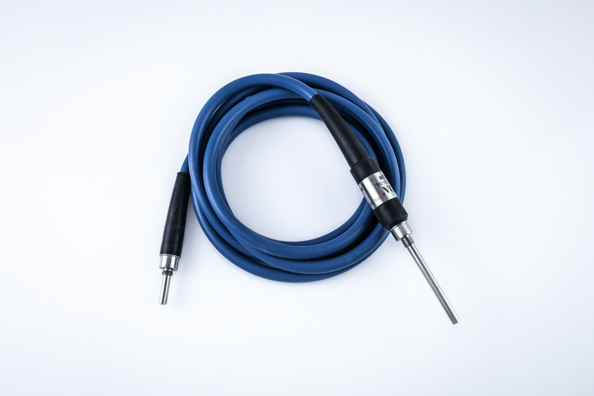 df238a9b3b7c2f77bbf26be7b2648360.jpg Cuda Surgical EC-BLU50U090-CR Światłowód Endoskopowy Kabel (104) - obrazek 1