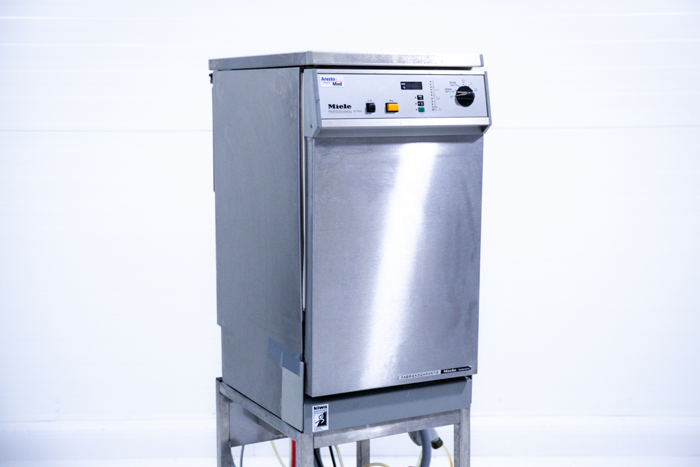 139b7cf88a3bc1336de847bbce8031a4.jpg Miele Professional G7830 Myjka Termo-dezynfektor Myjnia - obrazek 1