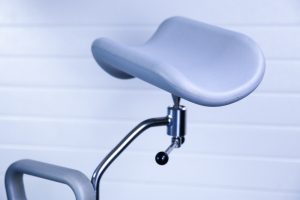 Fotel Ginekologiczny SCHMITZ Medi-Matic 115.725 ze Sterownikiem Nożnym Mobilny - obrazek 11