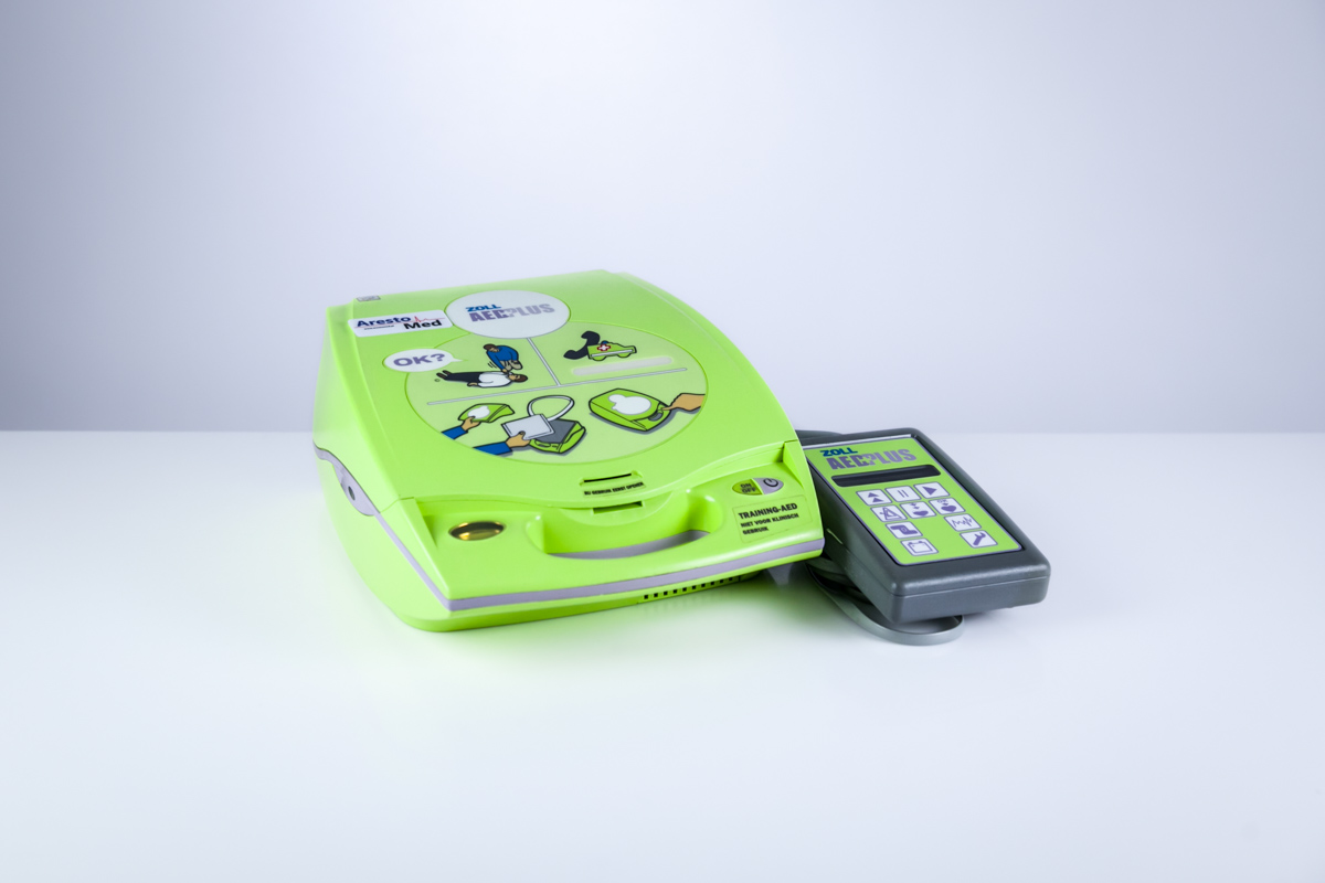 b59a1f7298e3ea246f97379eedf4fb54.jpg Zoll AED Plus Trainer Defibrylator Szkoleniowy Treningowy - obrazek 1