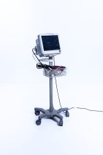 GE Carescape B650 Kardiomonitor Monitor Pacjenta na Statywie Jezdnym (2)